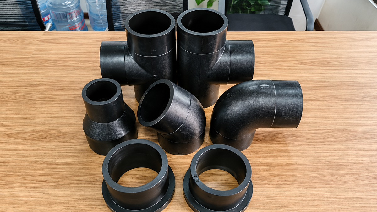 HDPE pipe fitting